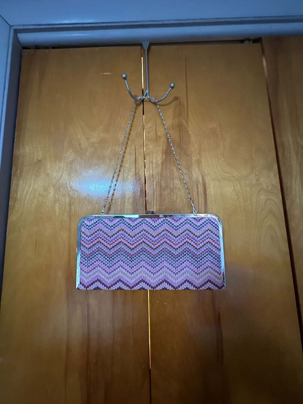 Chevron Print Woven Hard Clutch Crossbody Bag Pink Purple Silver Chain